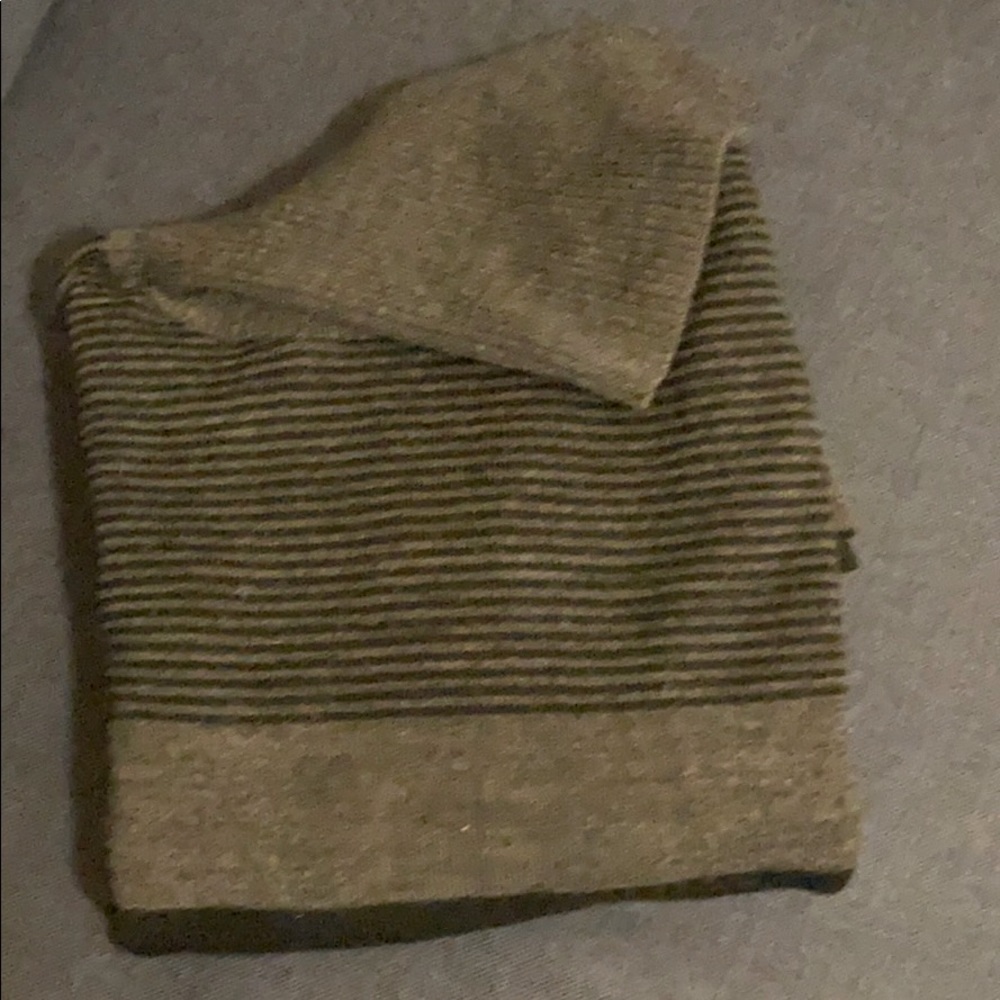 Turtle neck grey and black striped